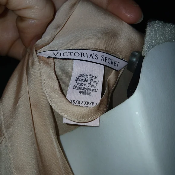 Victoria's Secret Georgette Satin Robe with Sequin Bow Gorgeous - Picture 10 of 16